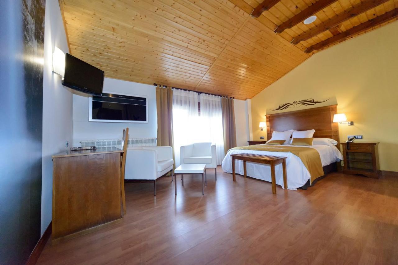 Hotel La Barrosa Abejar Ngoại thất bức ảnh