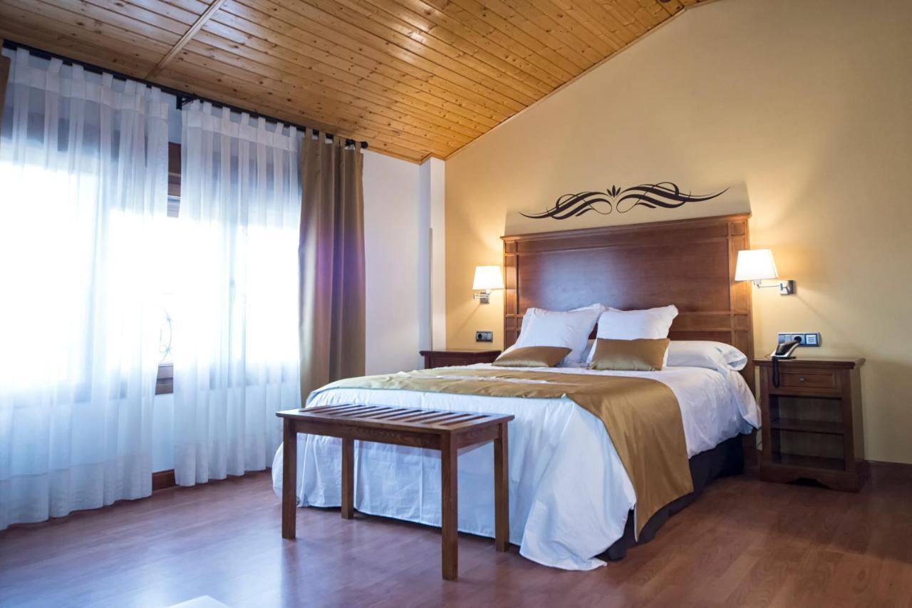 Hotel La Barrosa Abejar Ngoại thất bức ảnh