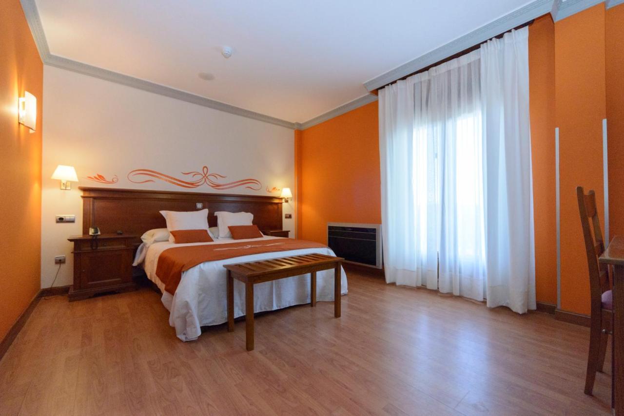 Hotel La Barrosa Abejar Ngoại thất bức ảnh