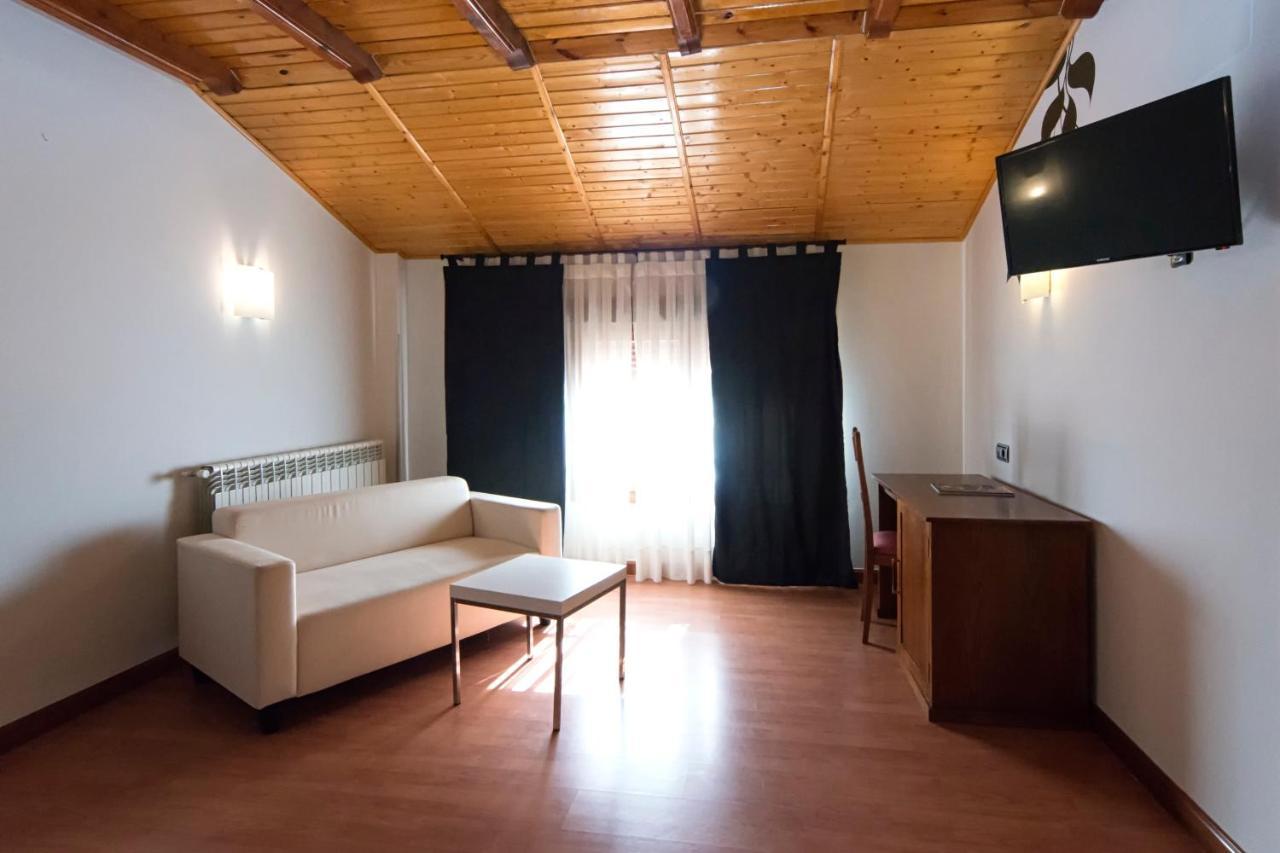 Hotel La Barrosa Abejar Ngoại thất bức ảnh