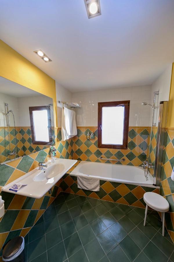 Hotel La Barrosa Abejar Ngoại thất bức ảnh